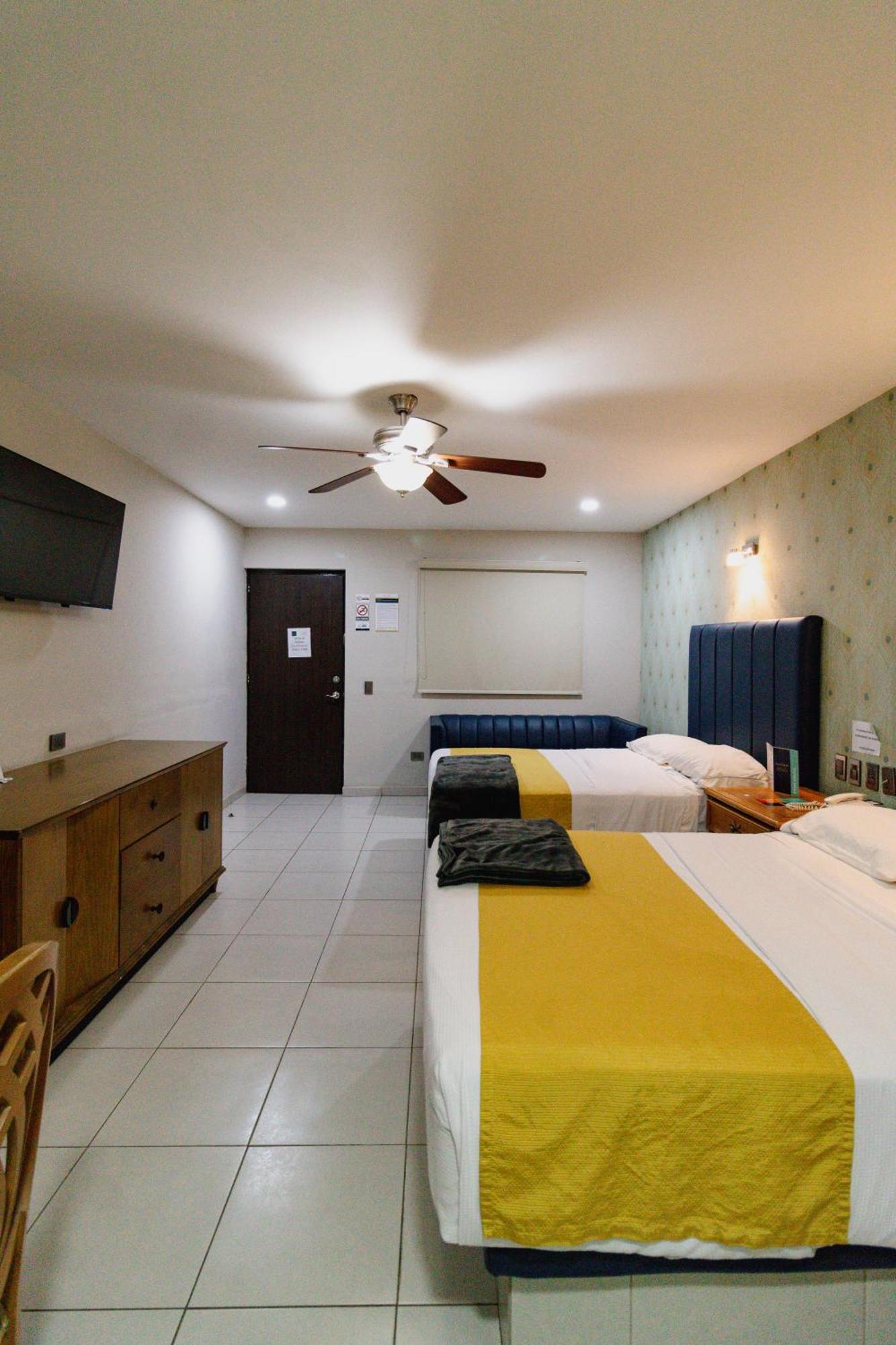 Hotel Maioris El Diez Кульякан Экстерьер фото